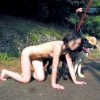 調教したマゾ人妻熟女に首輪つけて犬の散歩する四速歩行ＳＭエロ画像
